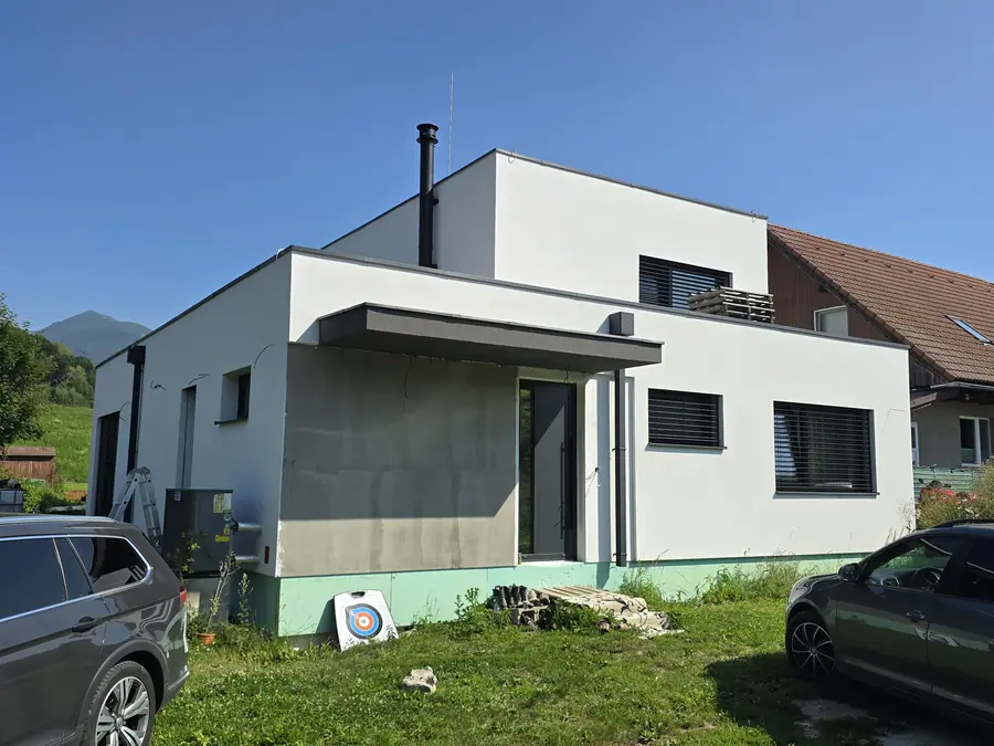 Vonkajšie žalúzie — moderná novostavba