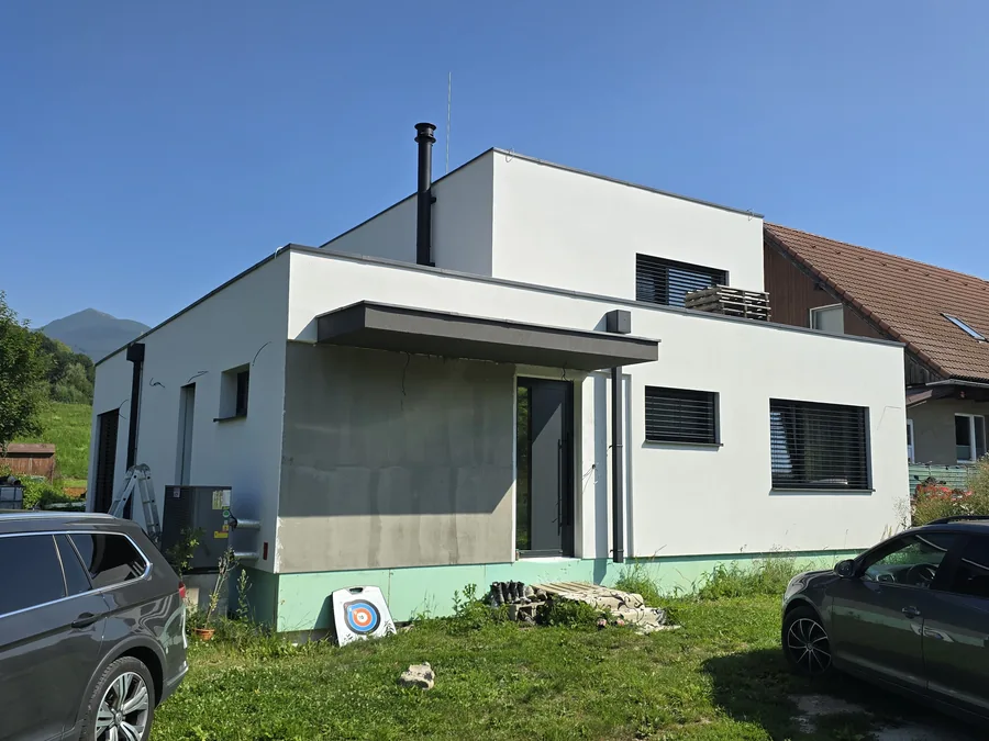 Vonkajšie žalúzie — moderná novostavba